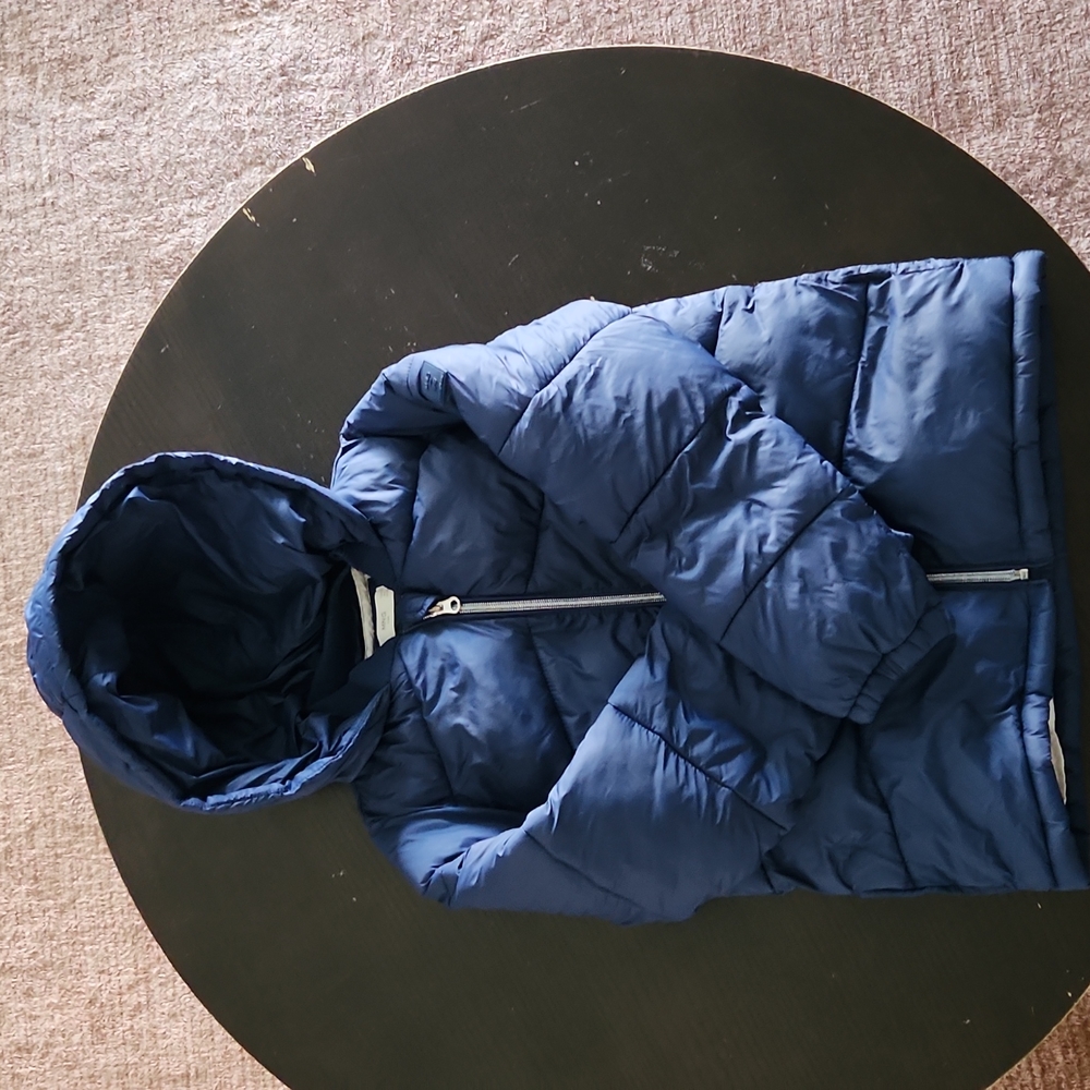 Navy puffer. Perfect for school!